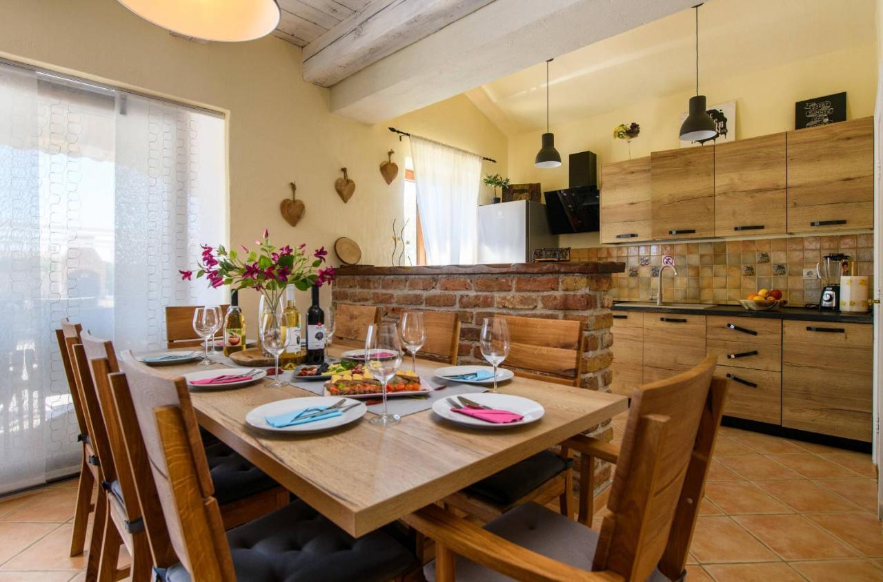 Paradis Villa Stone Queen With Heated Pool Butkovići 外观 照片